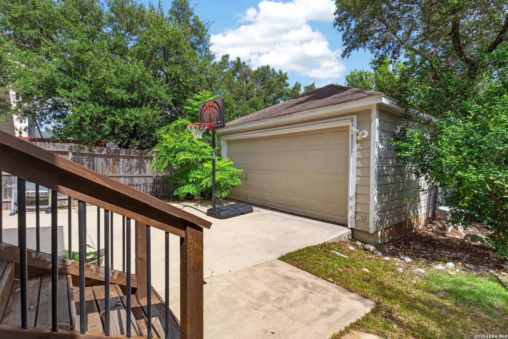 main property photo 36