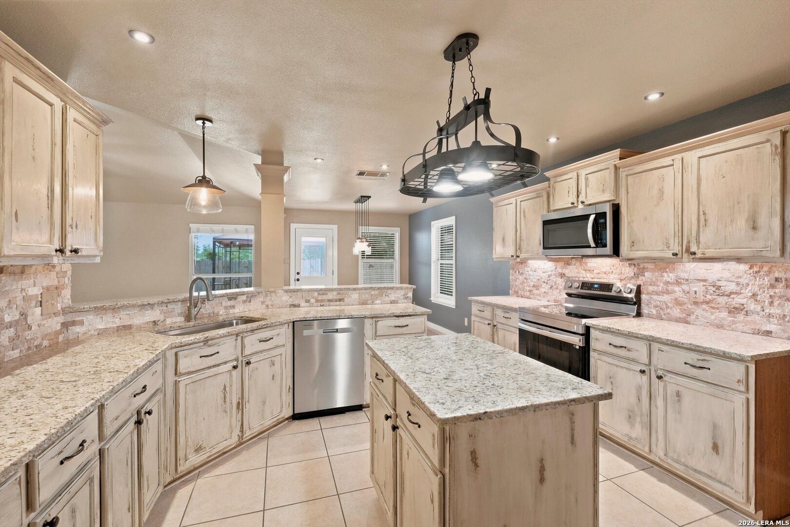 main property photo 4