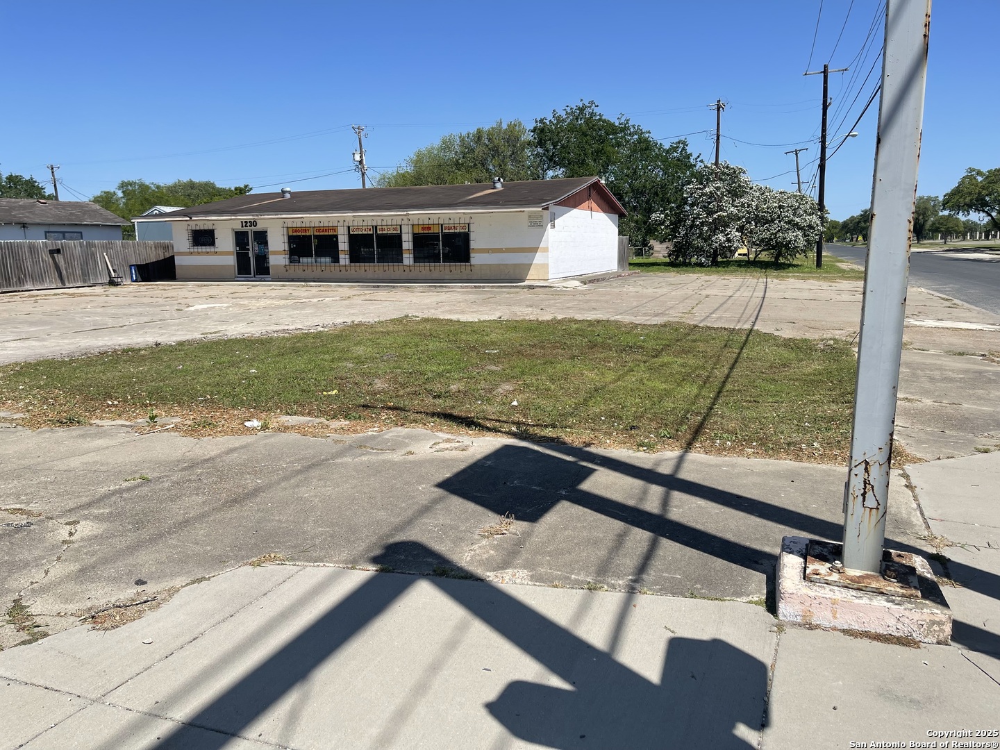 main property photo 12