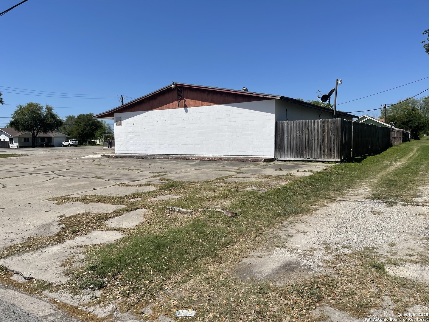 main property photo 24