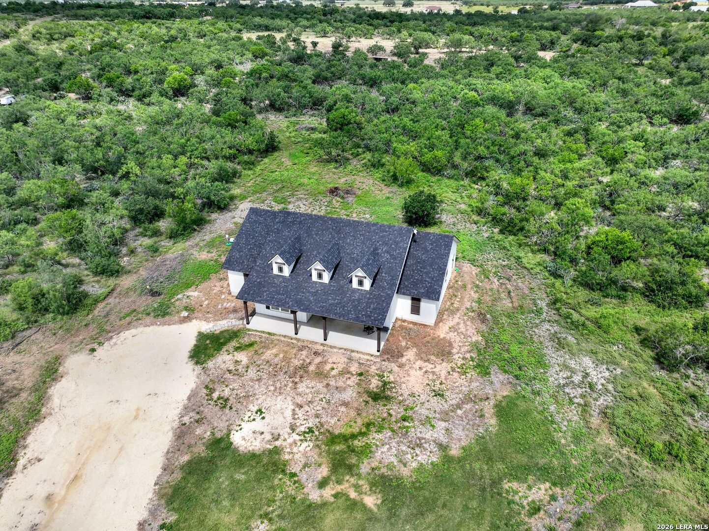 main property photo 11