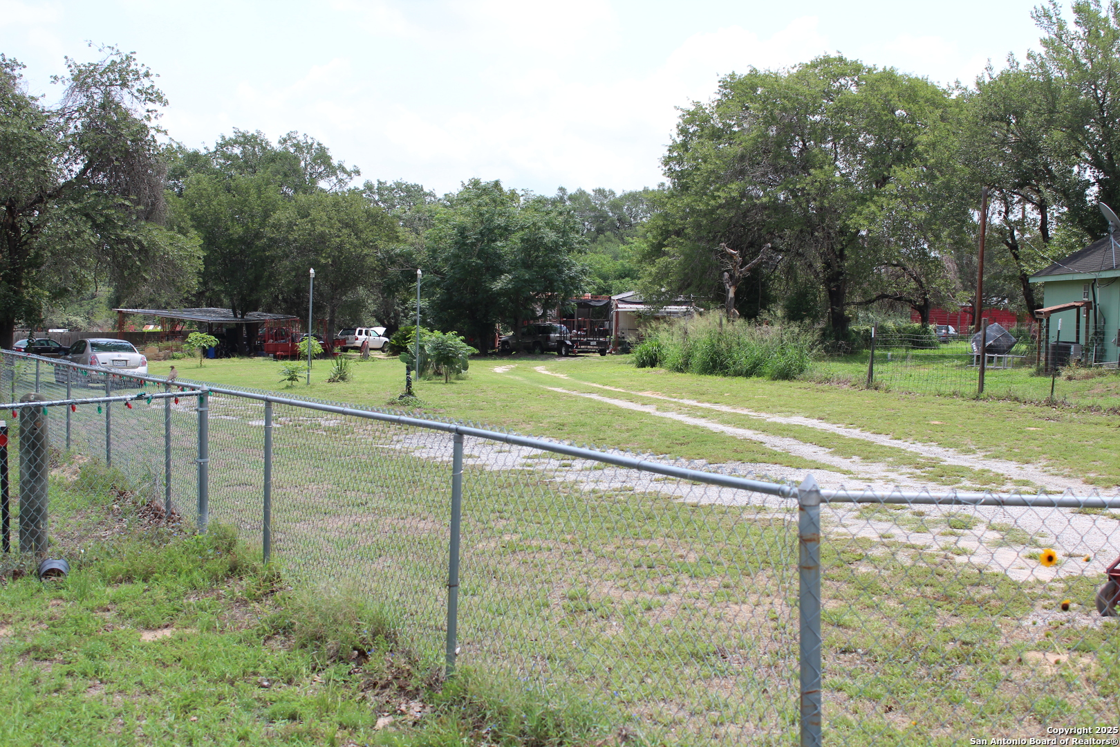 main property photo 17