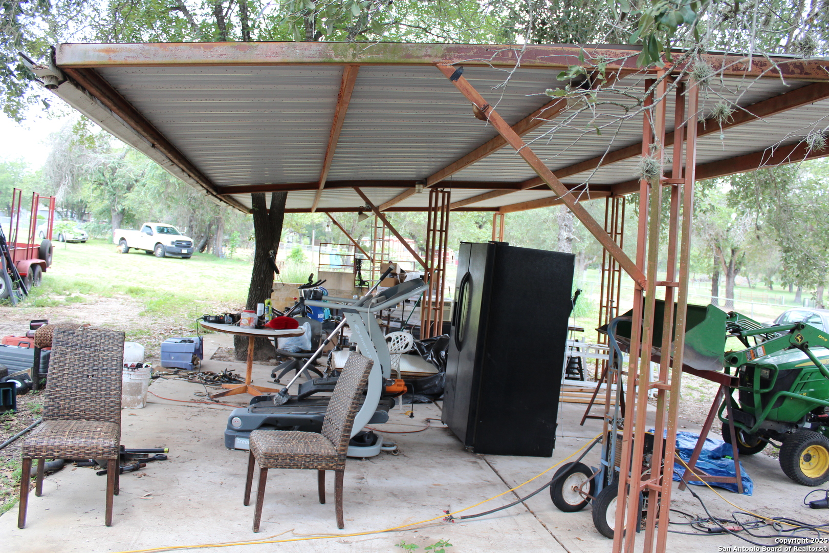 main property photo 3
