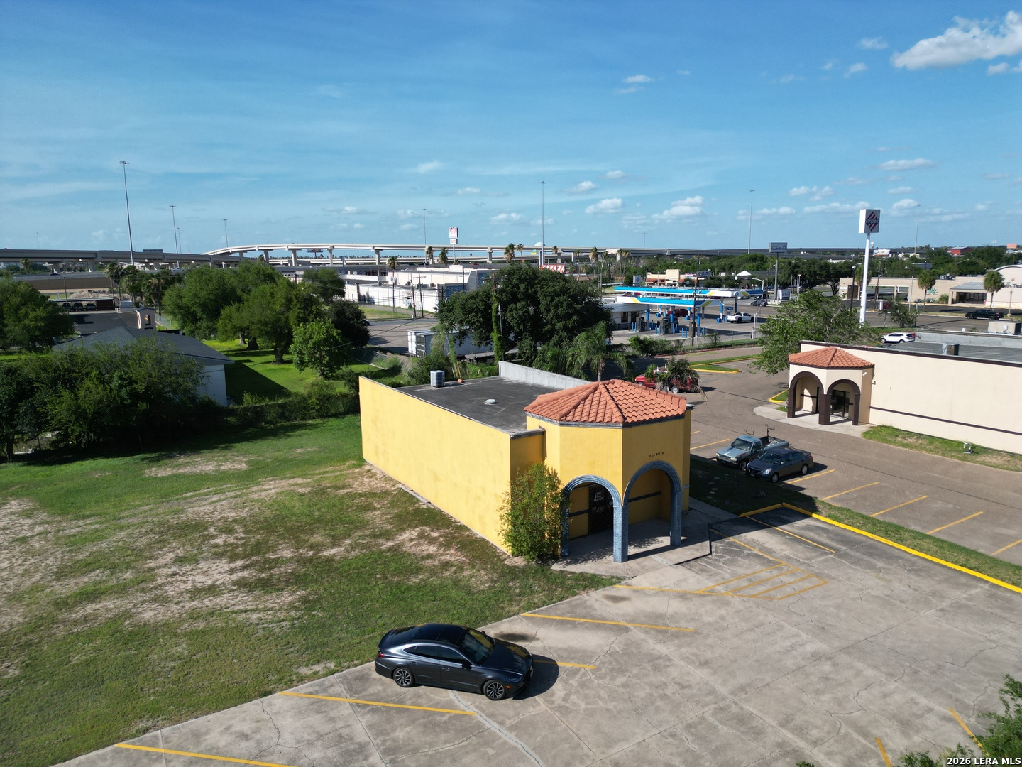 main property photo 6