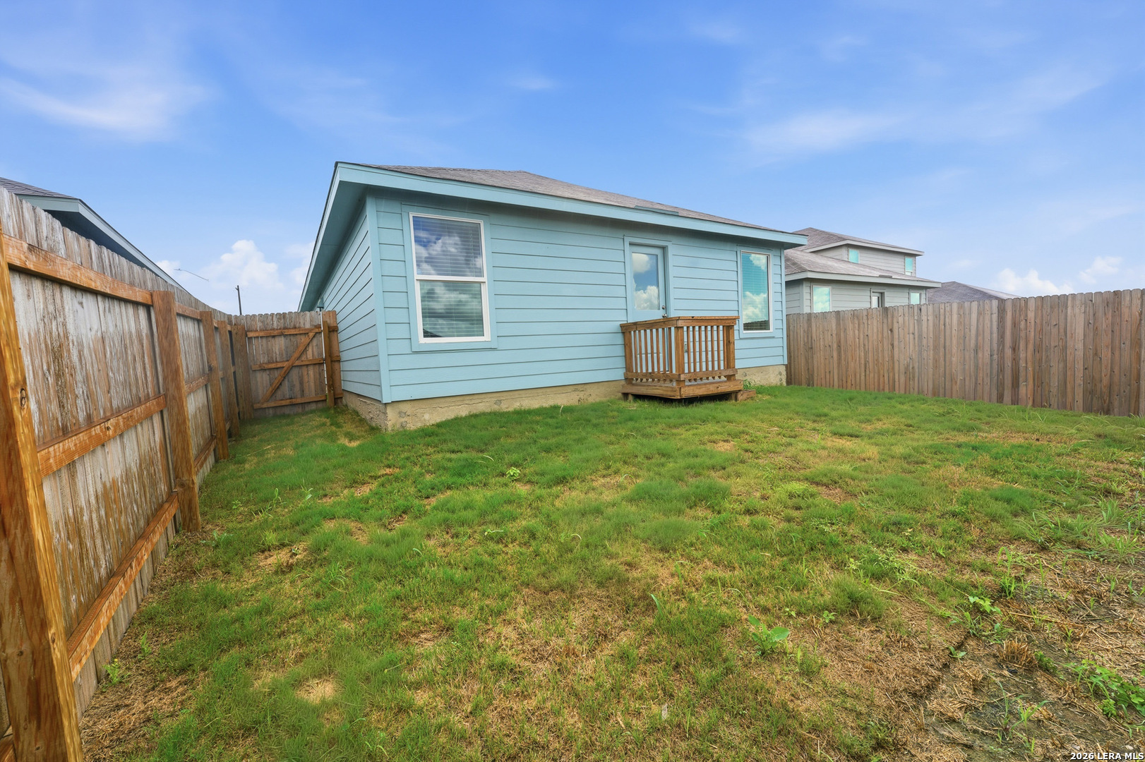 main property photo 30
