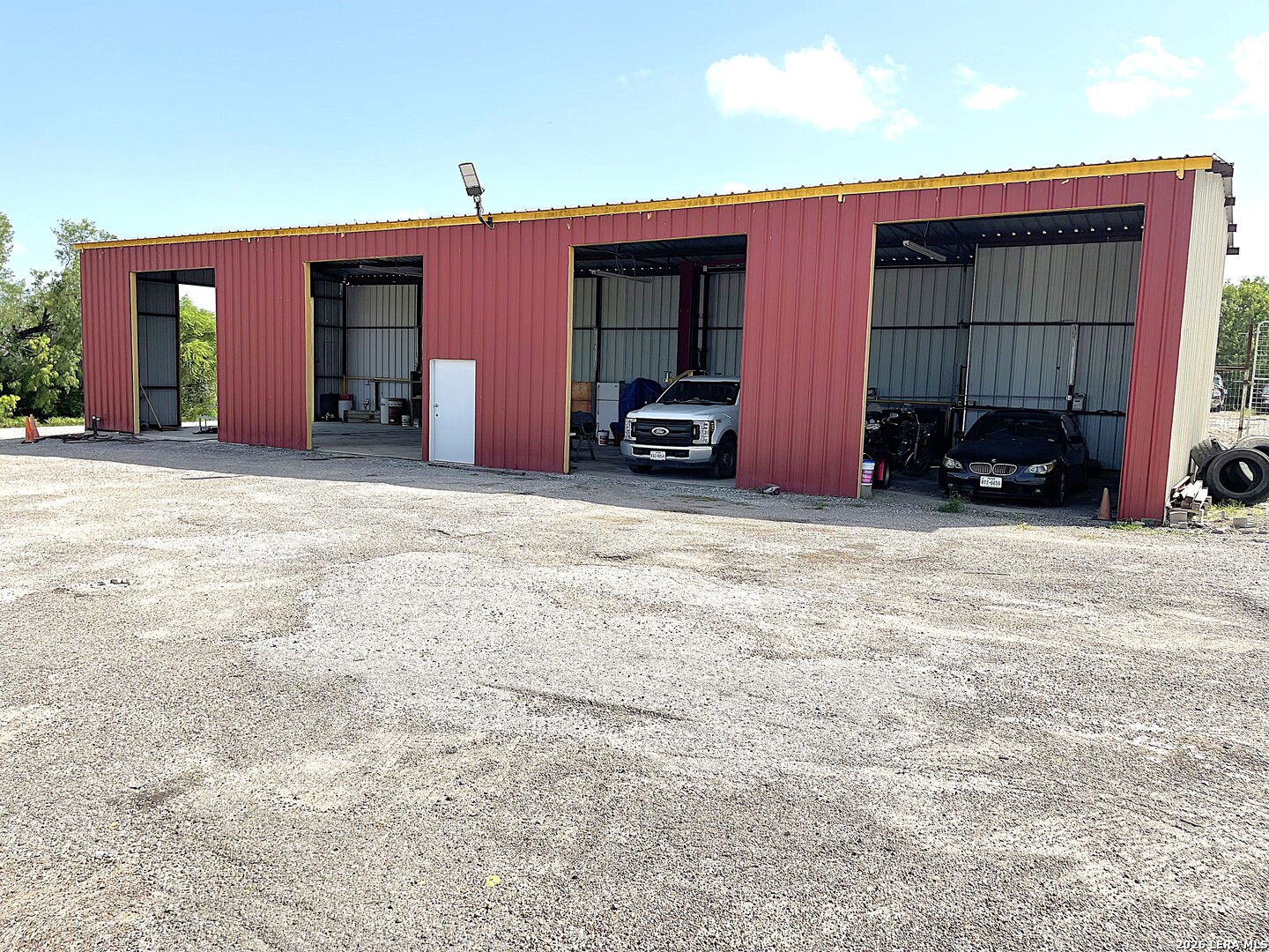main property photo 24