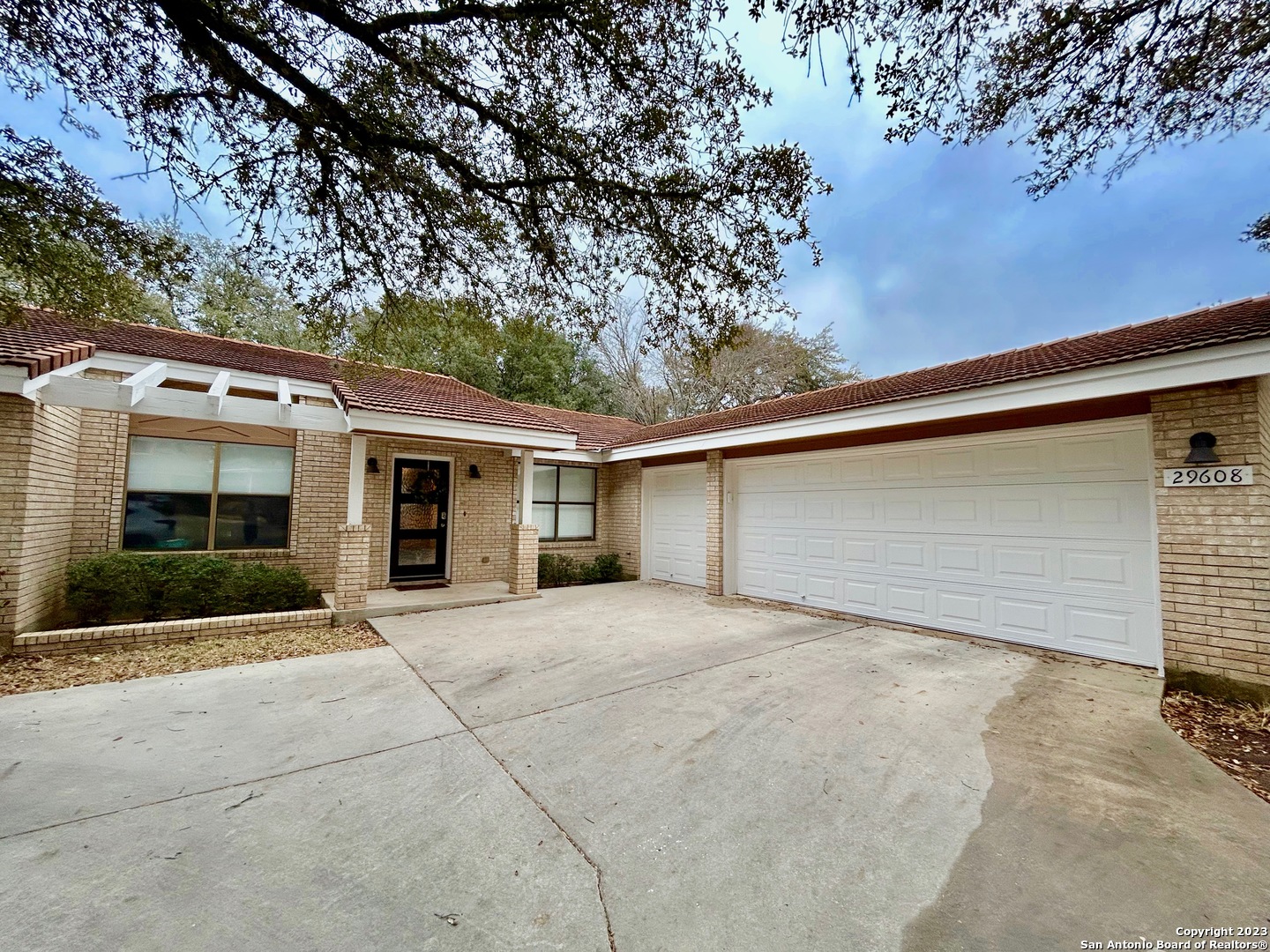 main property photo 0