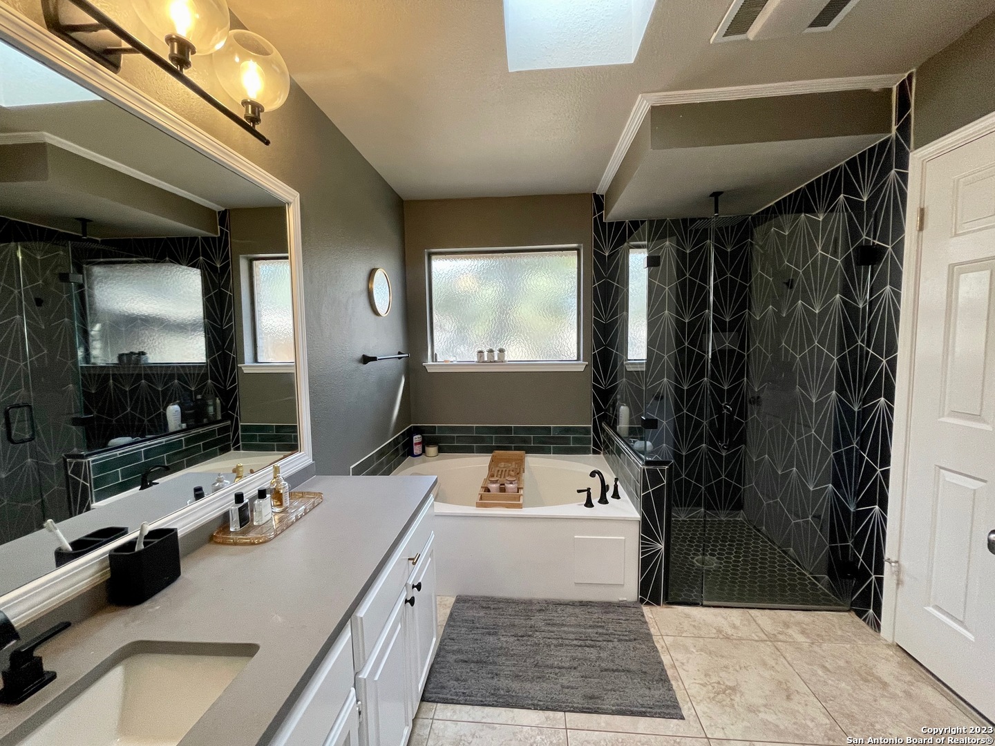 property viewer photo 11