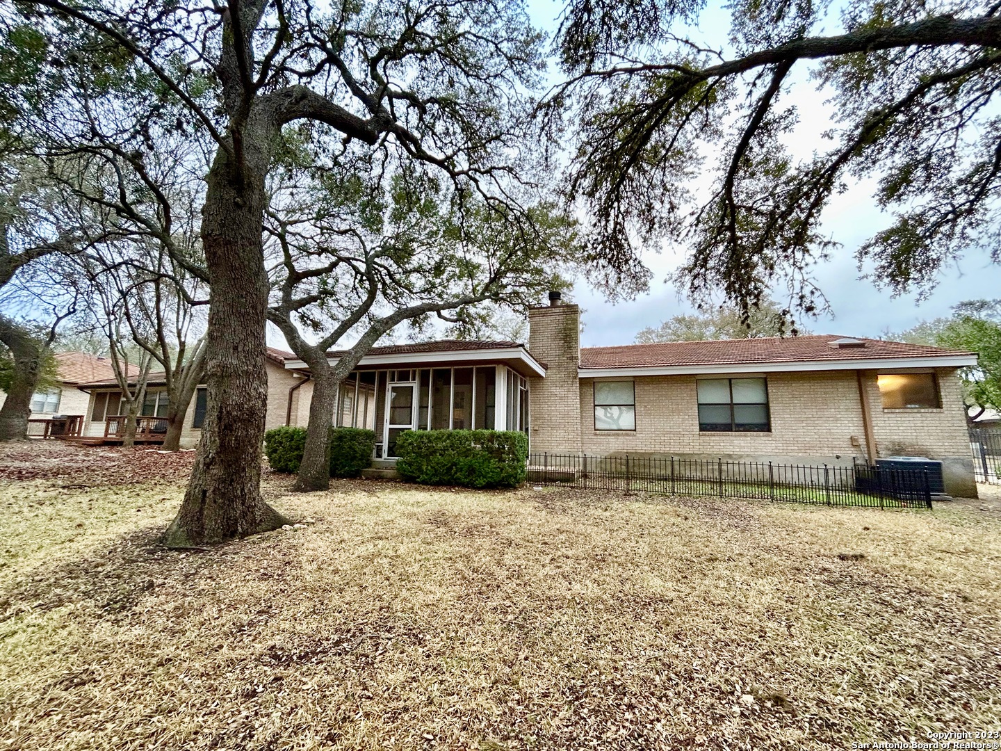 property viewer photo 18