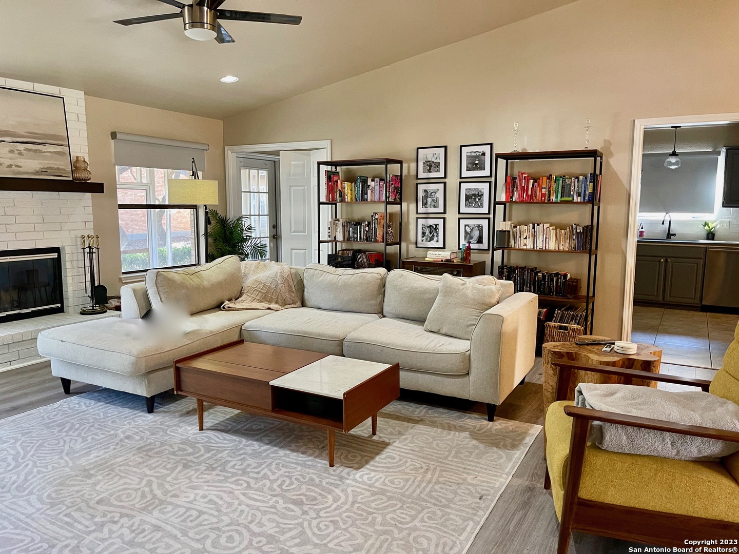 property viewer photo 4