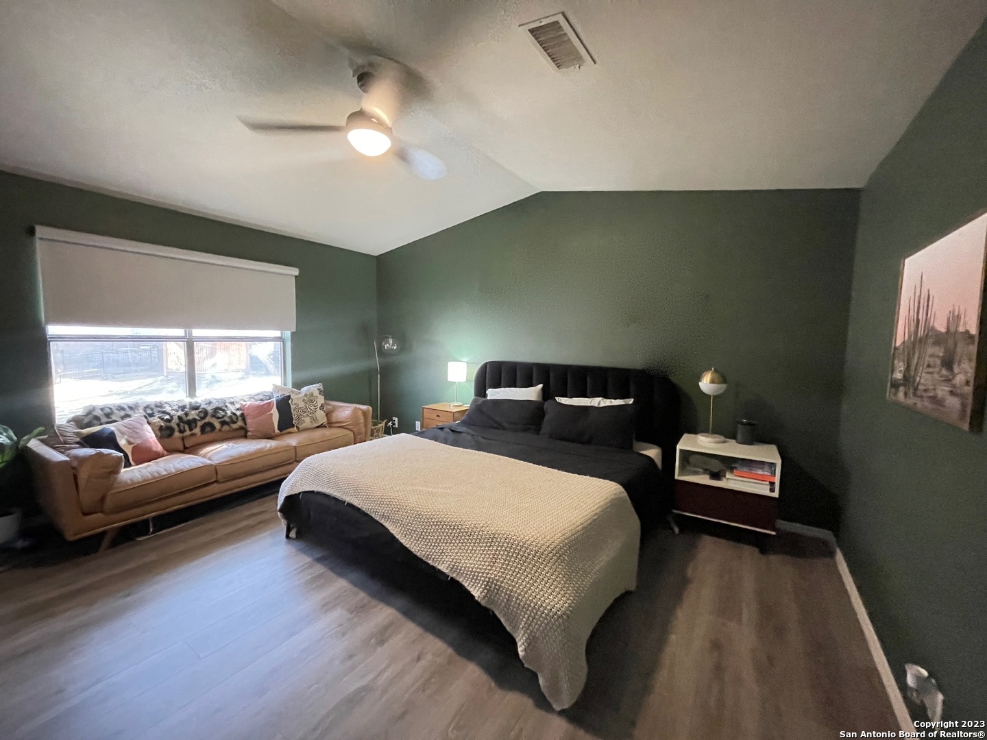 property viewer photo 9