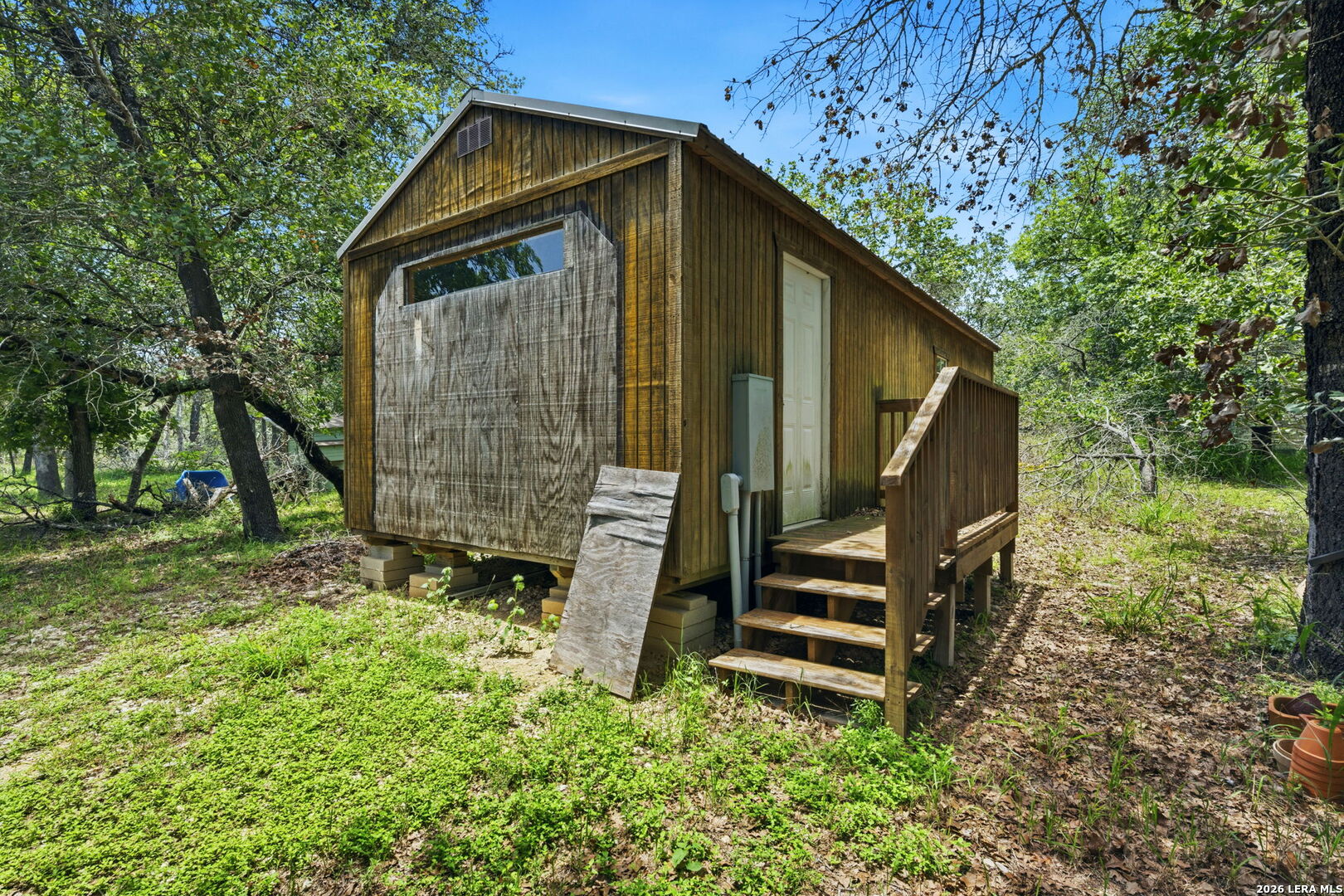 main property photo 23
