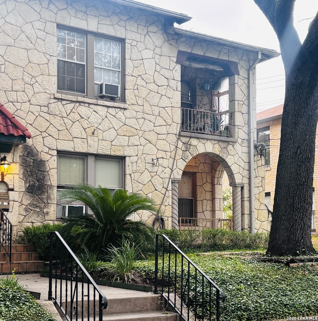main property photo 13
