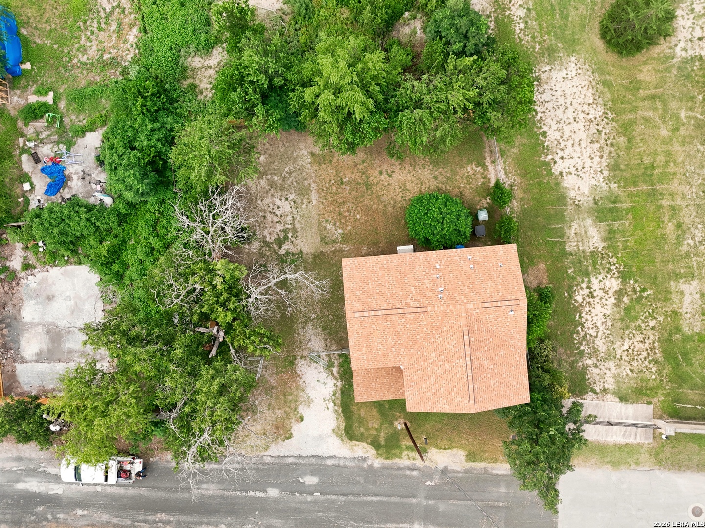 main property photo 37