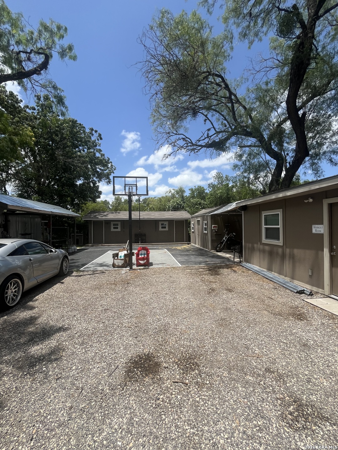 main property photo 27