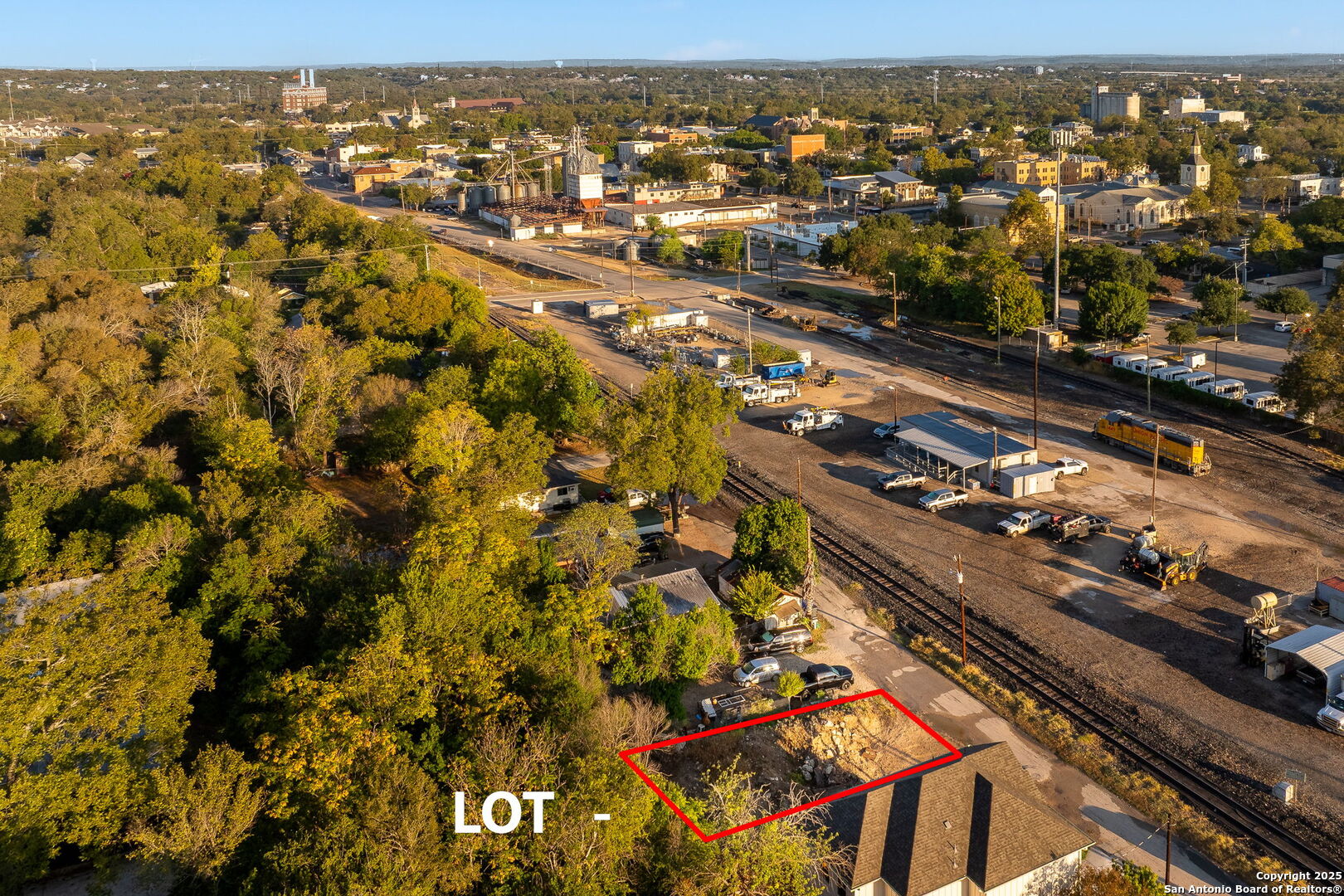 main property photo 4