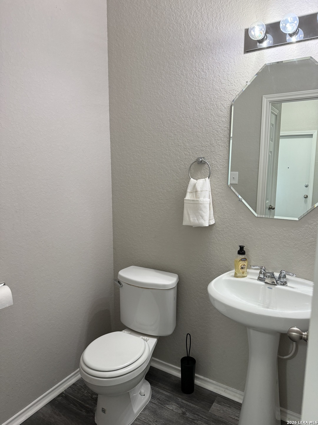 main property photo 19