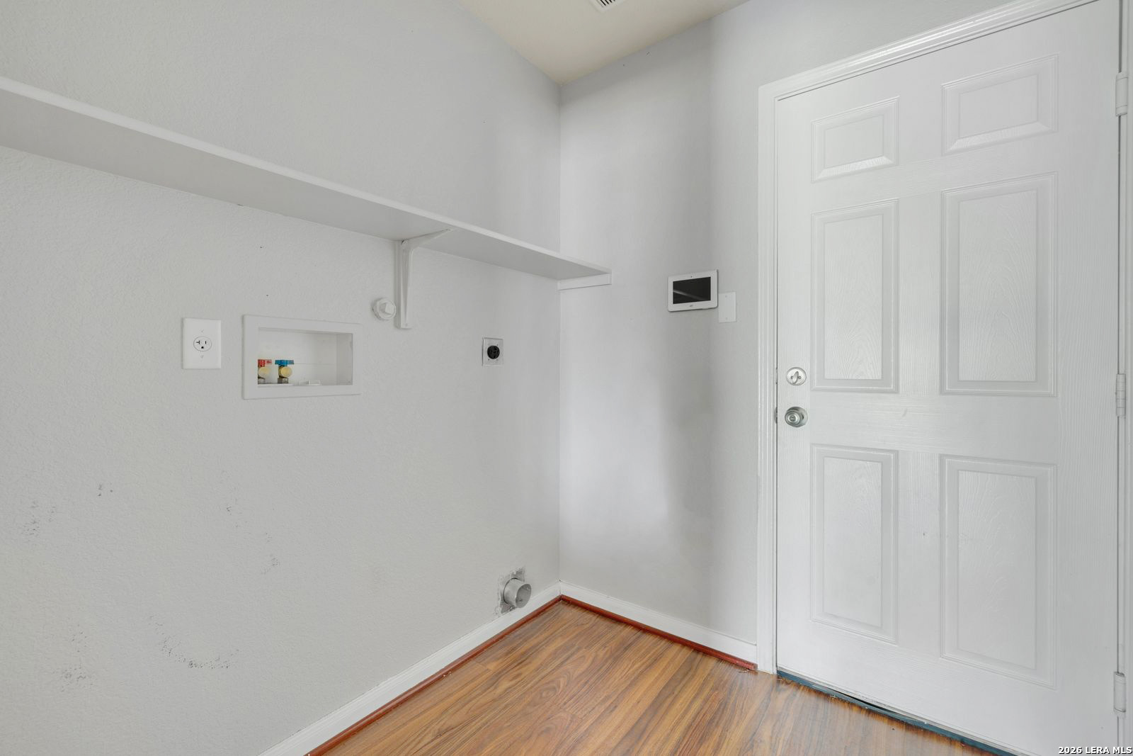 main property photo 18