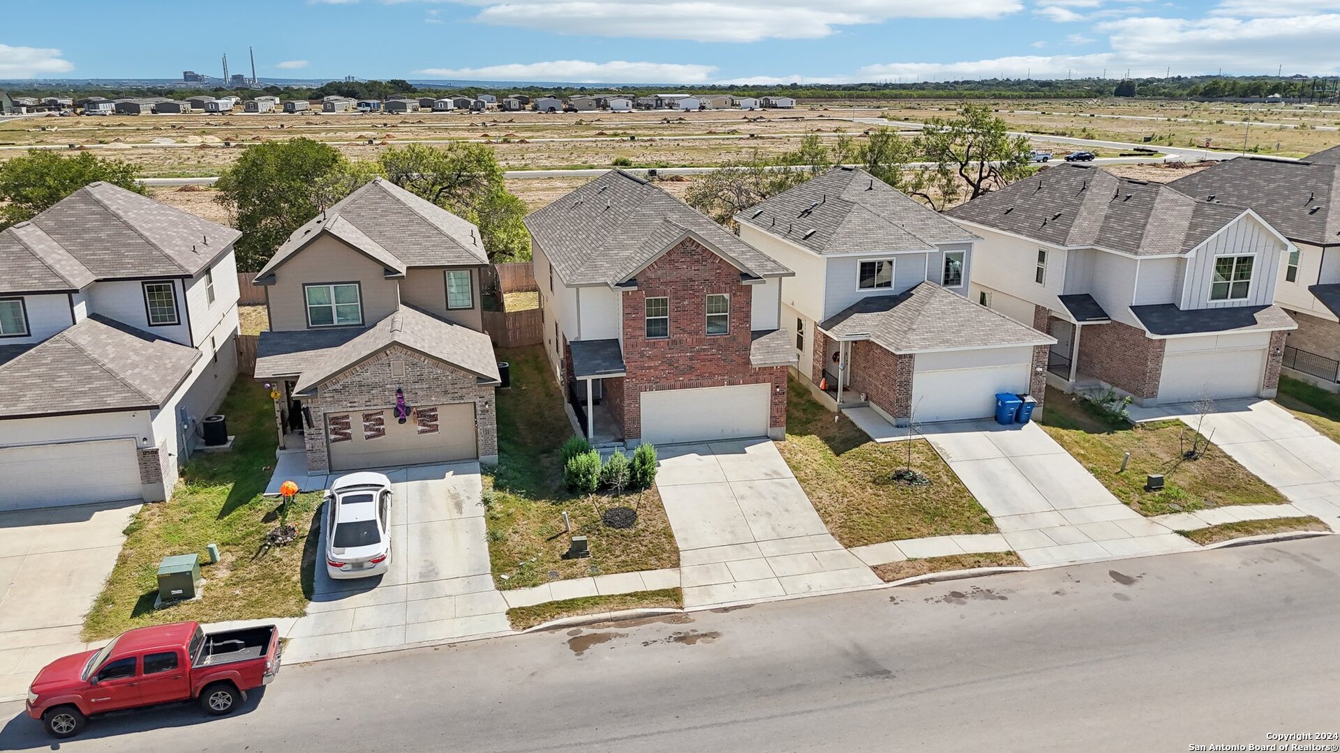 main property photo 41