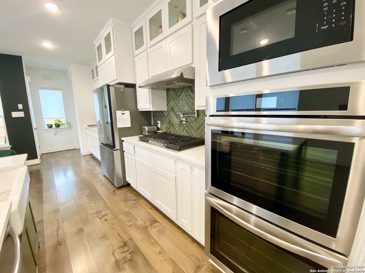 main property photo 13