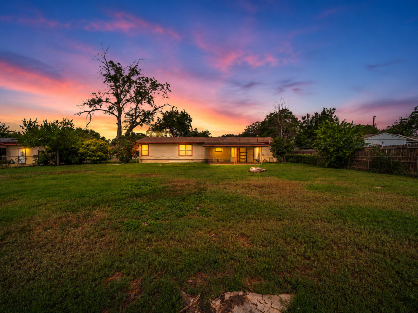 main property photo 14