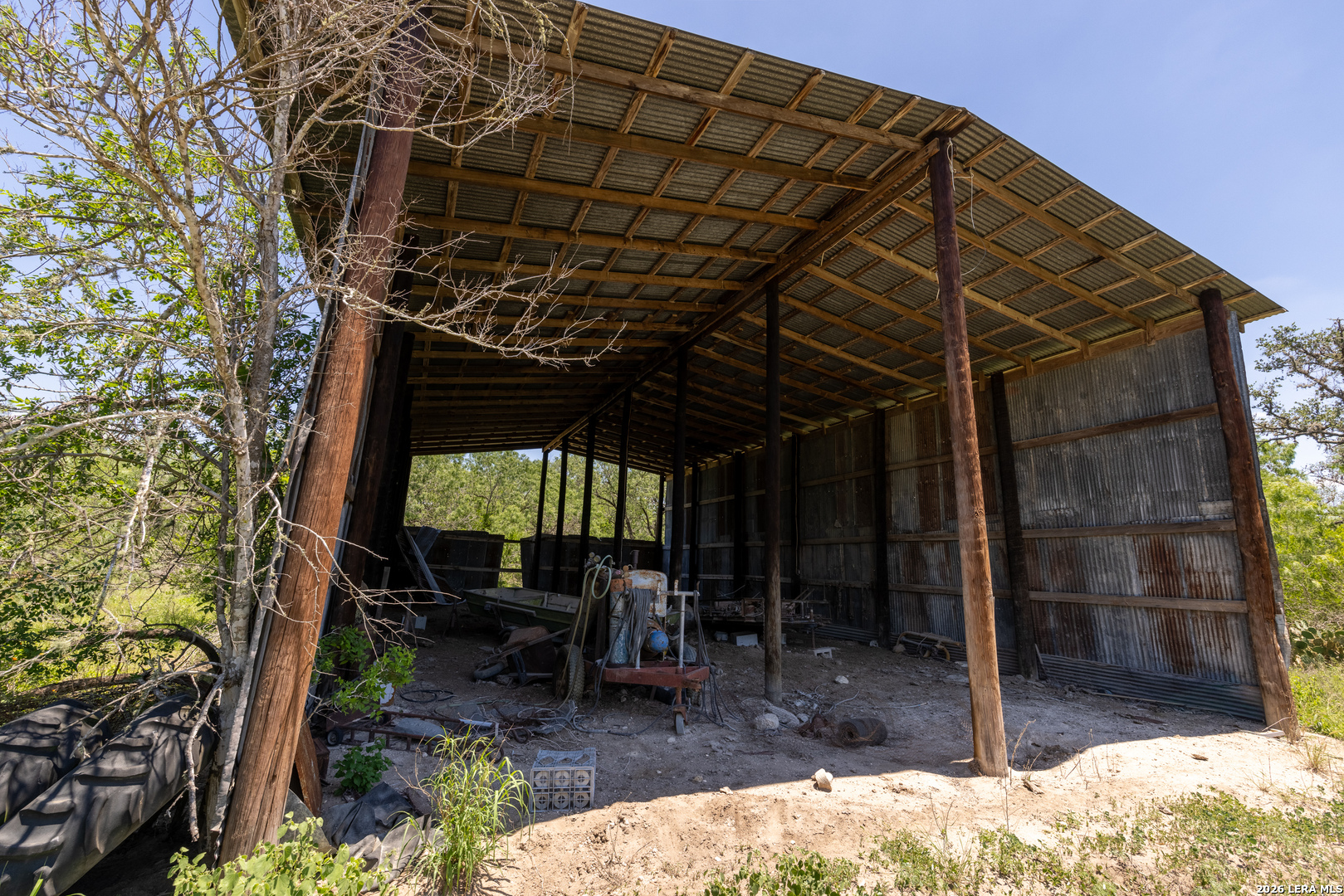 main property photo 16
