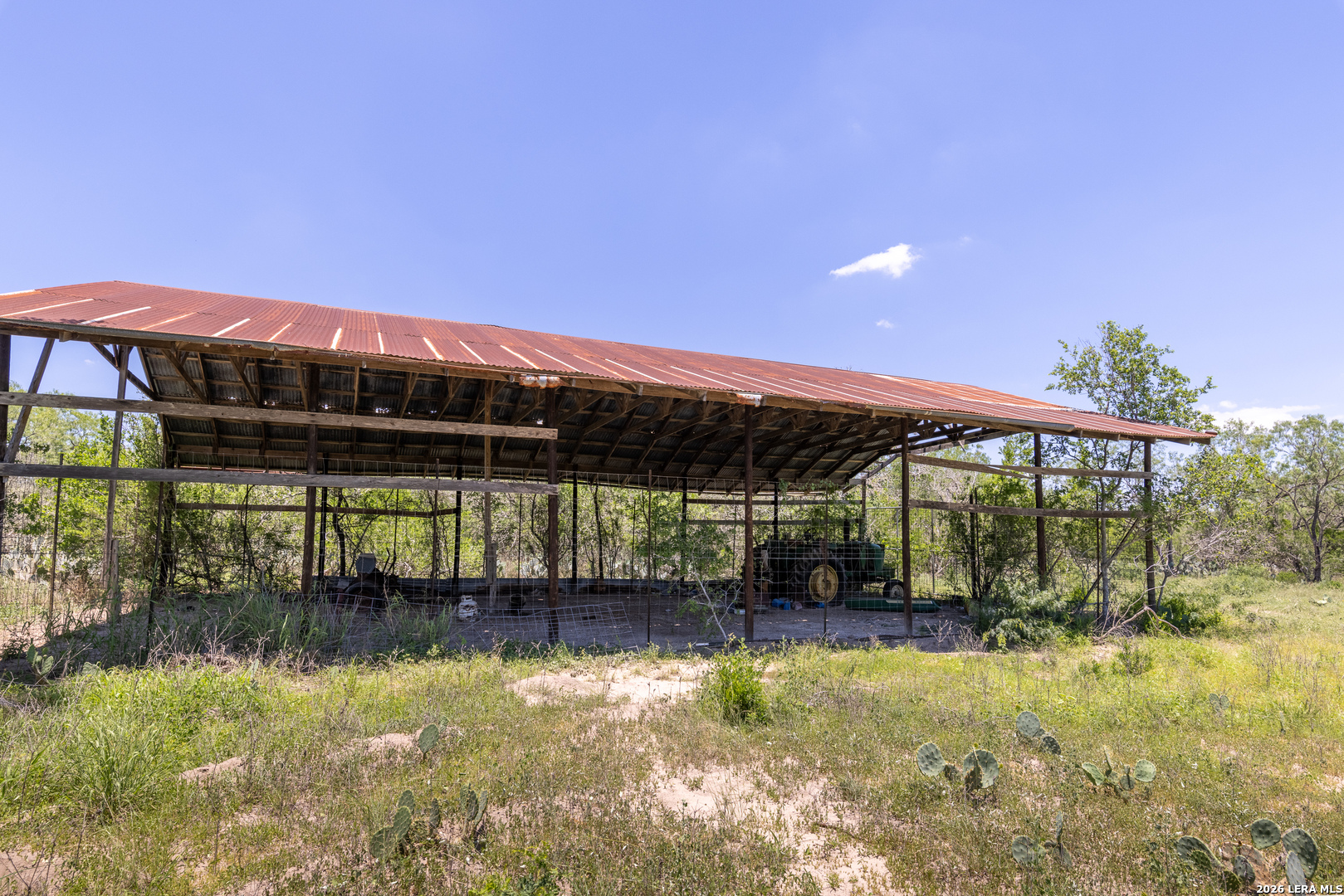 main property photo 17