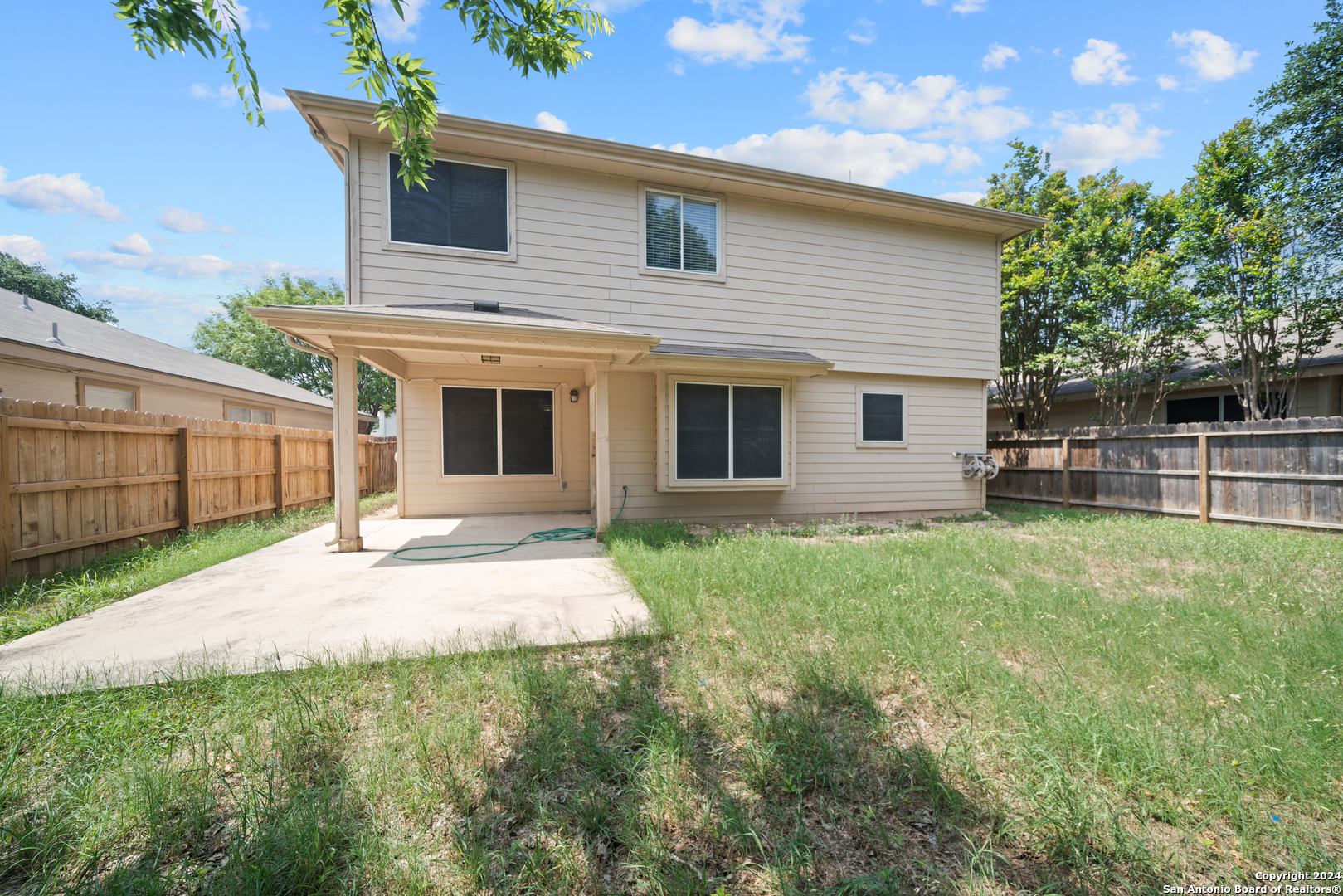 main property photo 28