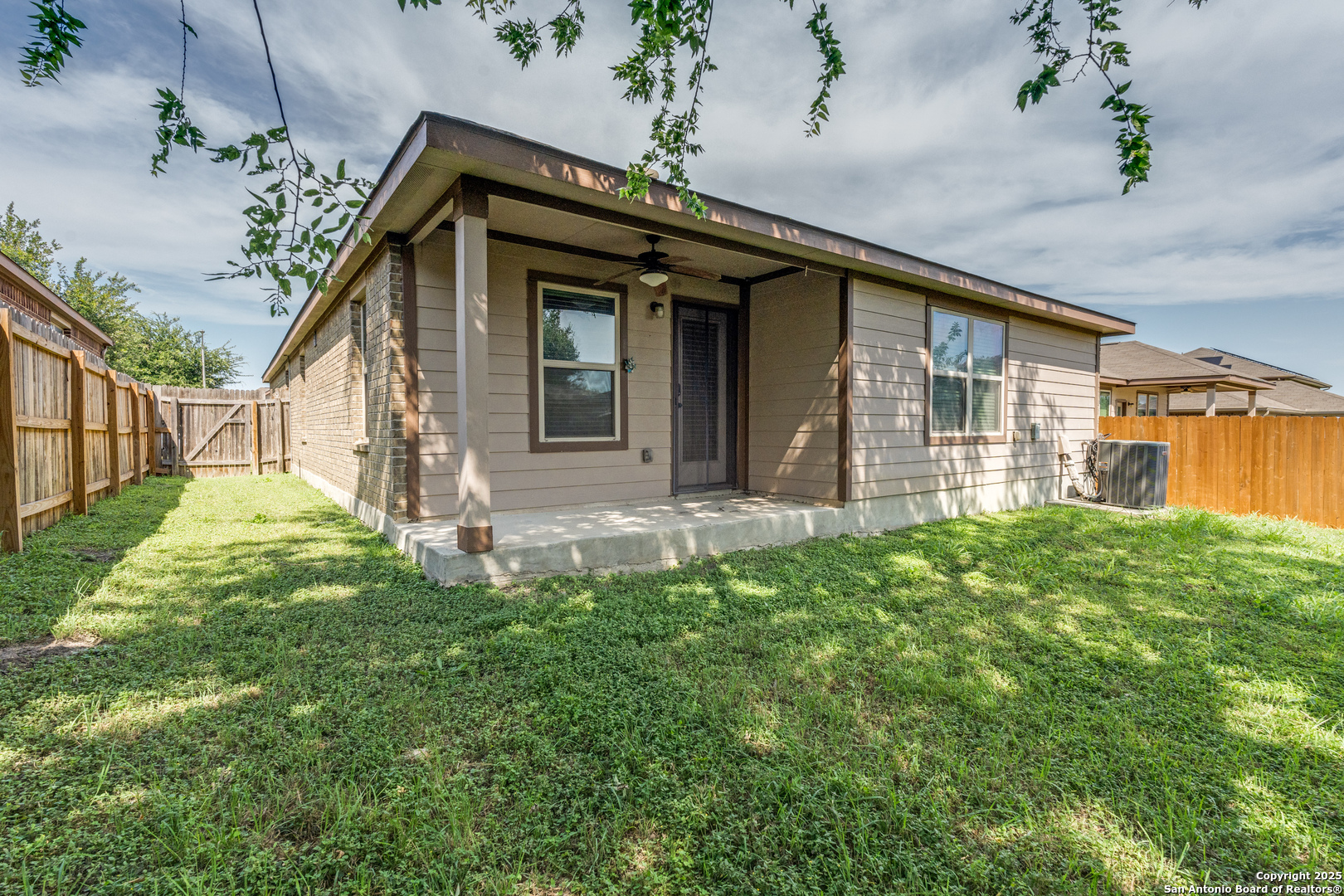 main property photo 23