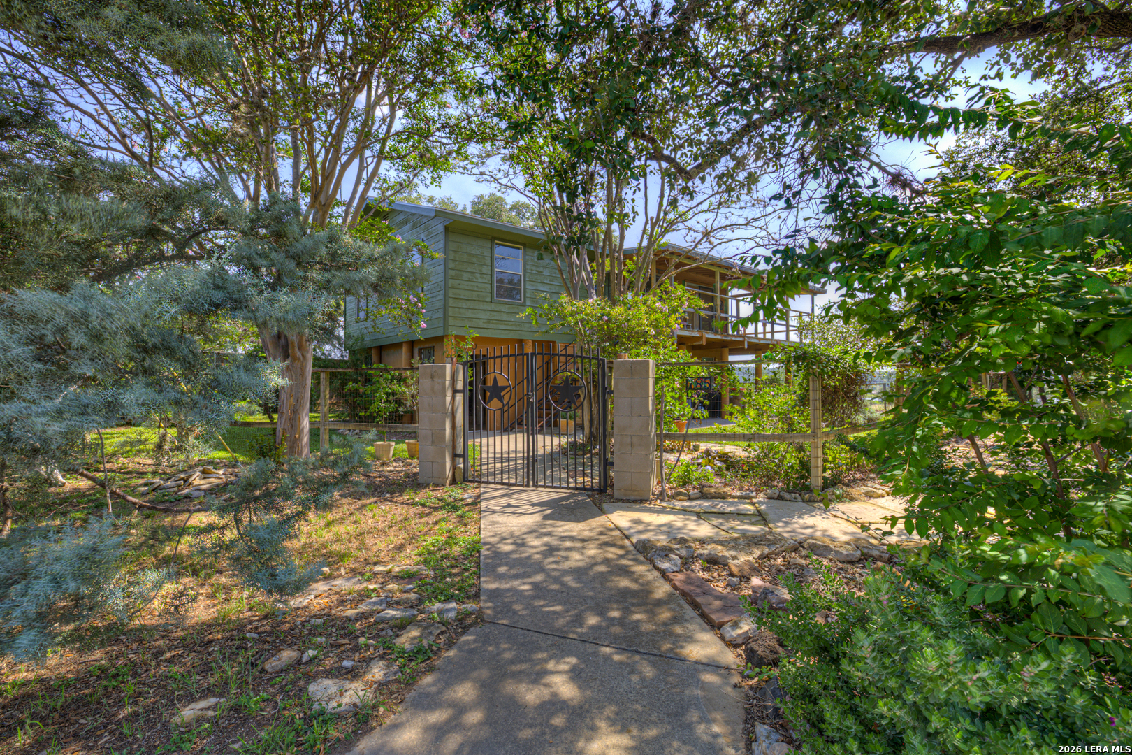 main property photo 3