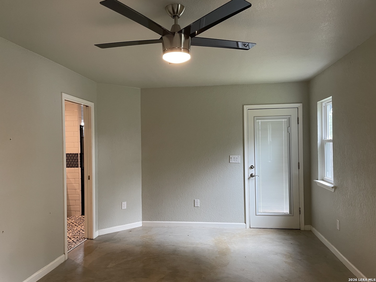 property viewer photo 28