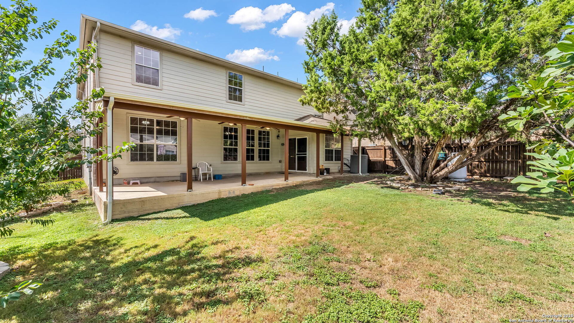 main property photo 9