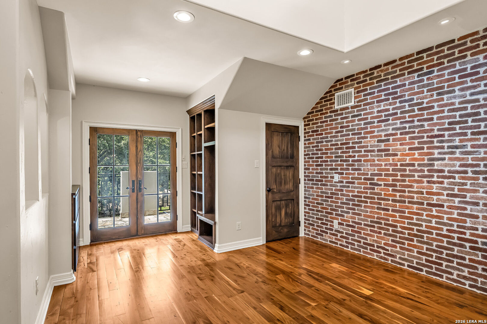 main property photo 50