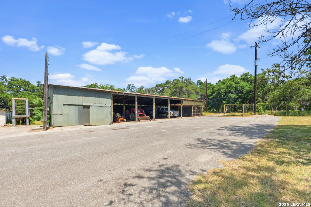 main property photo 28