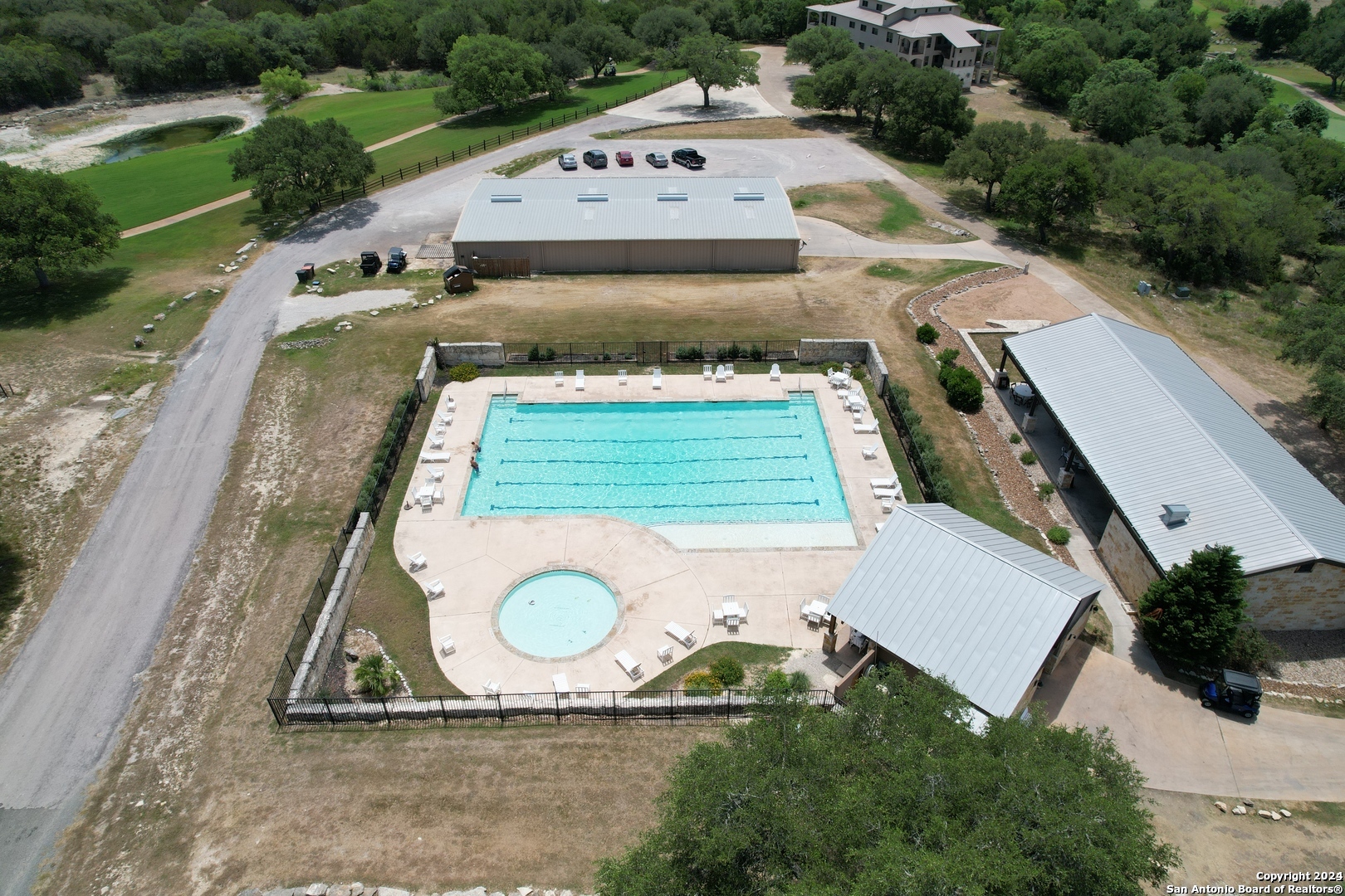 main property photo 17