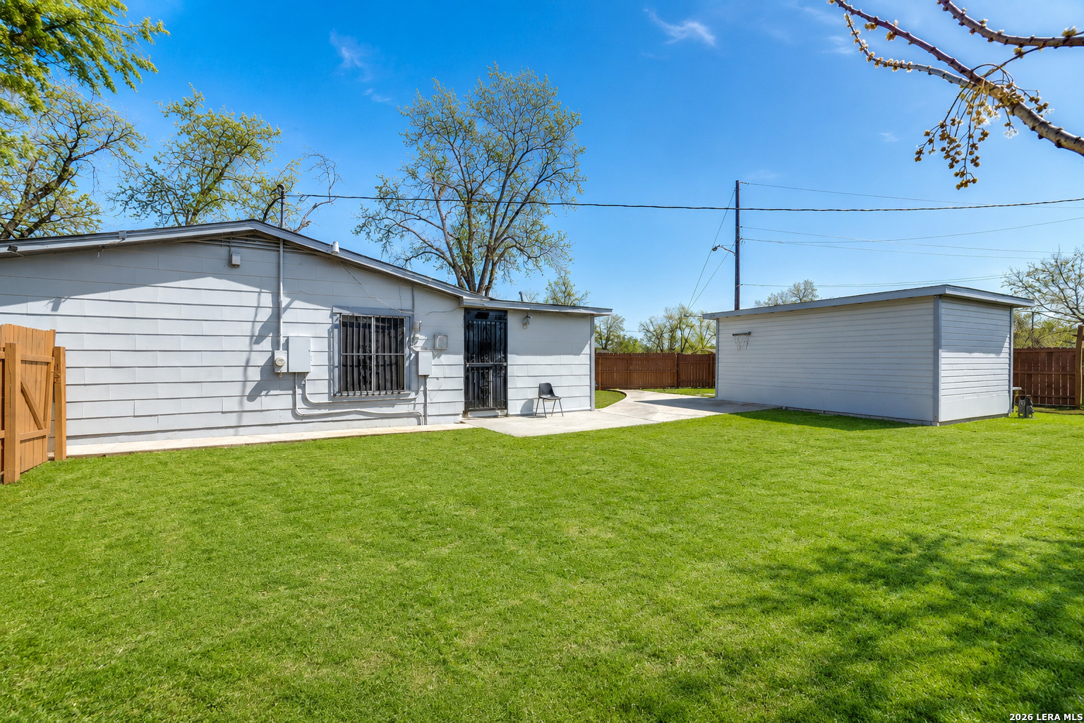 main property photo 33