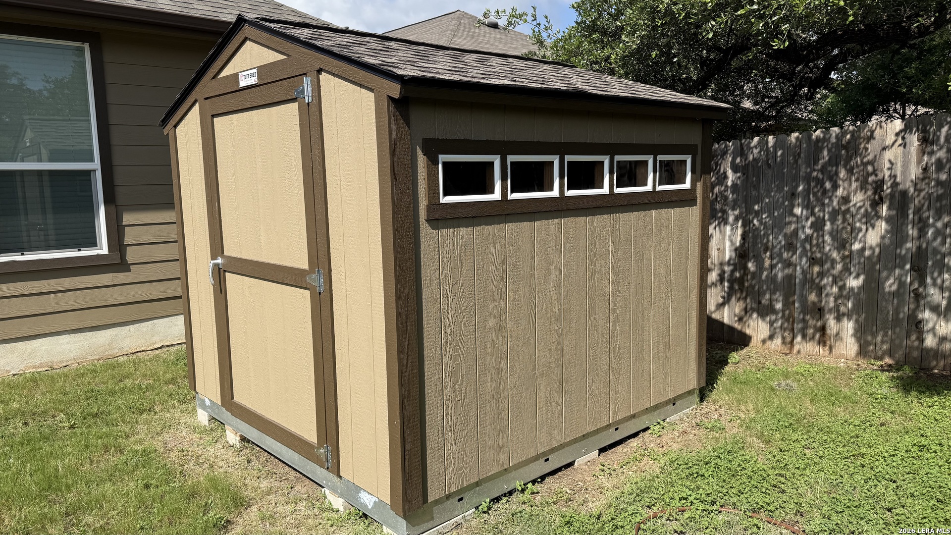 main property photo 18