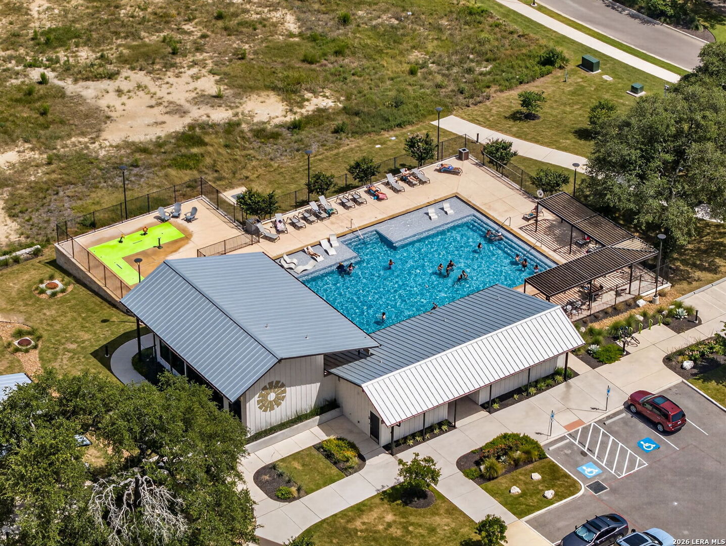 main property photo 40