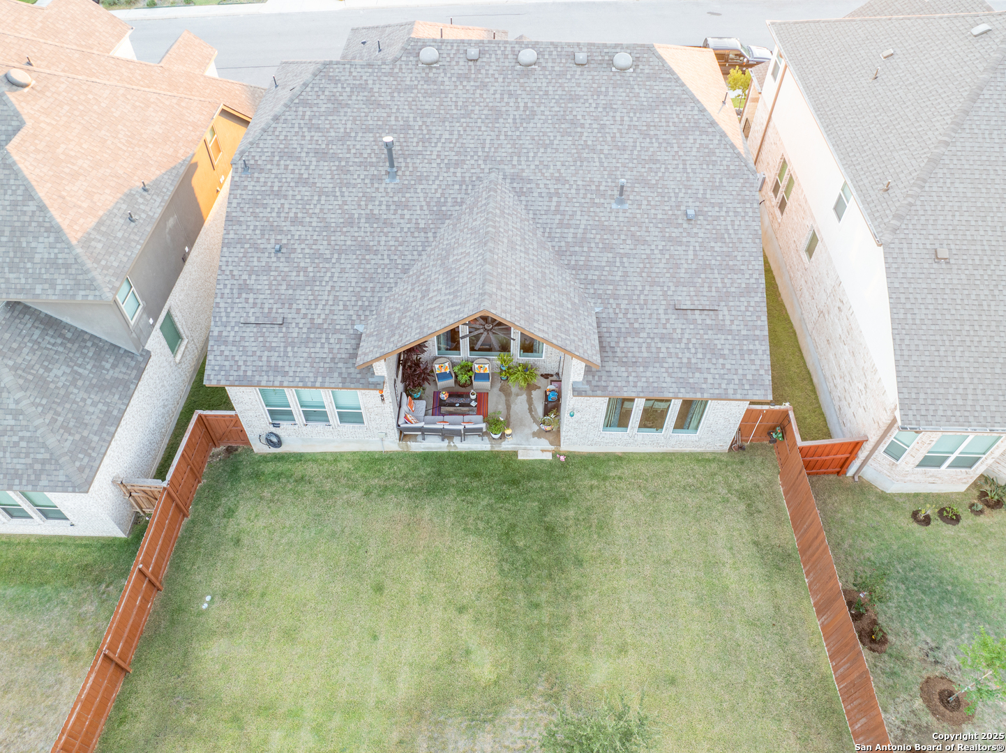 main property photo 31