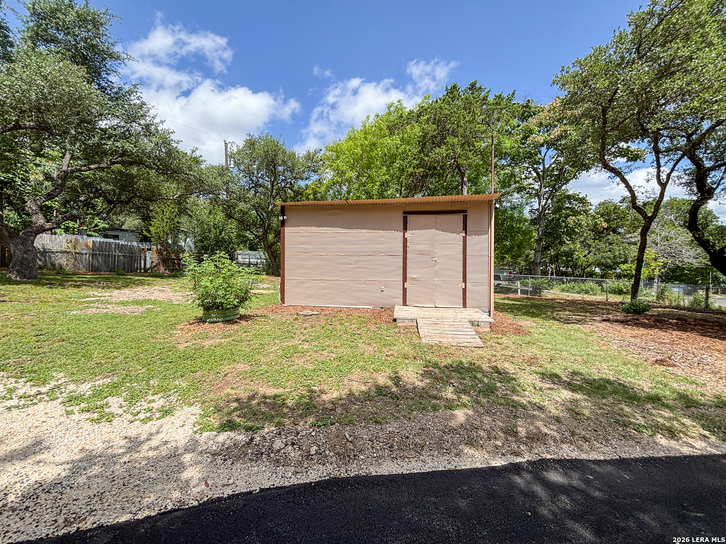 main property photo 24