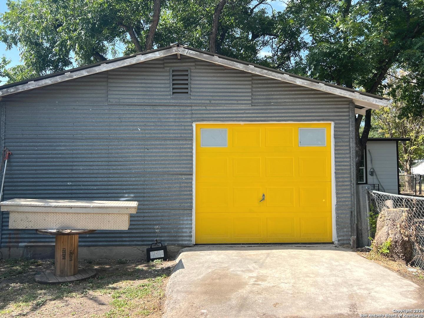 main property photo 18
