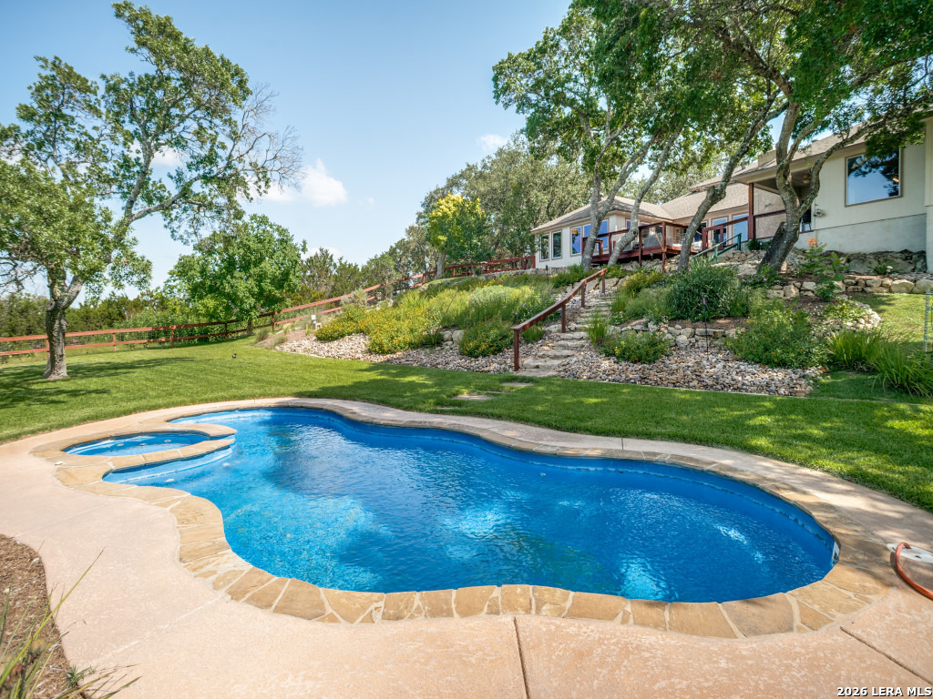 main property photo 27