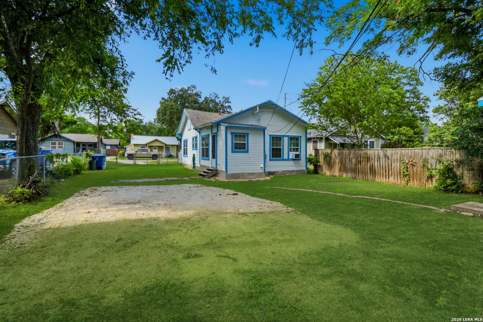 main property photo 16
