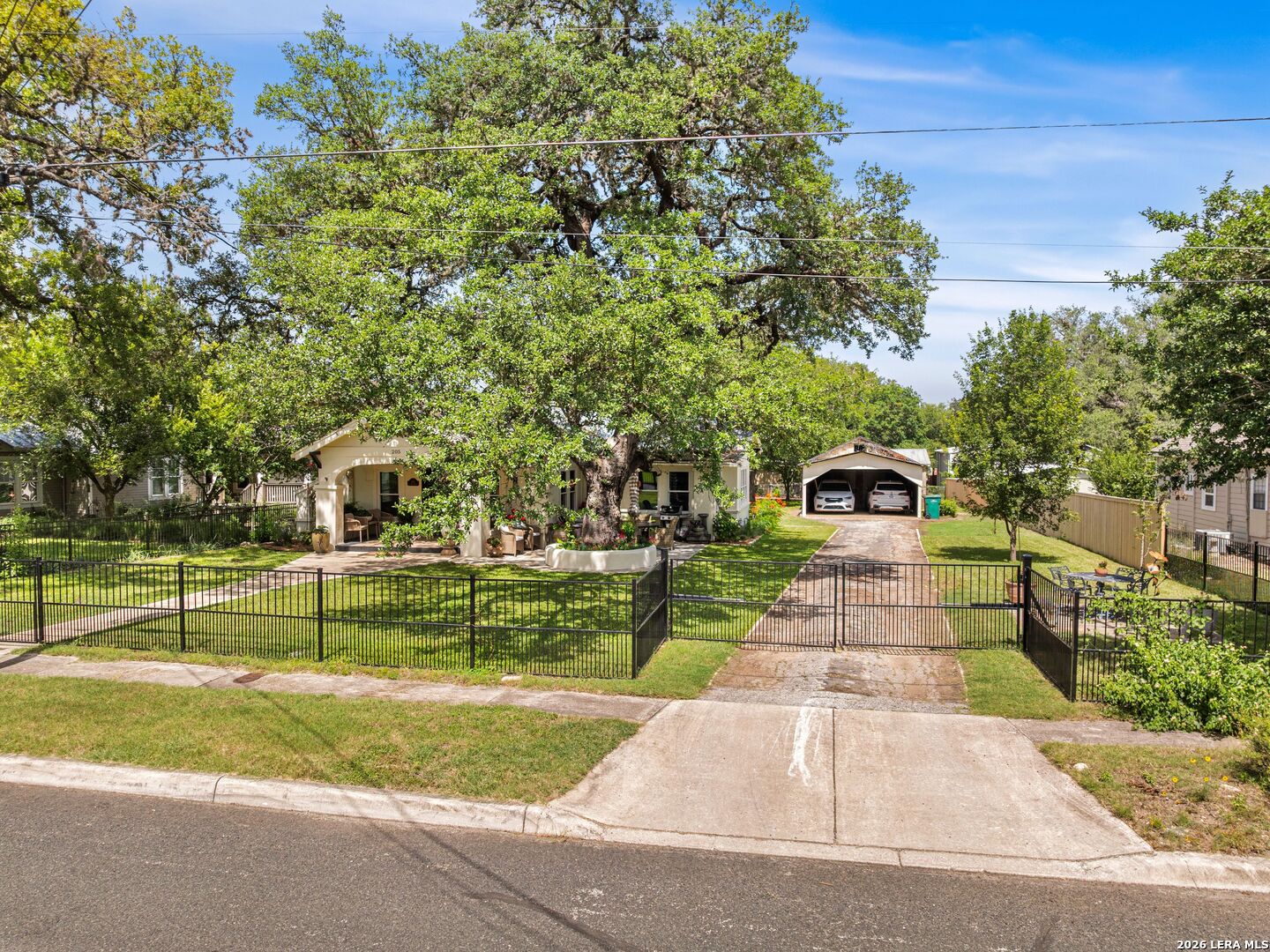 main property photo 12