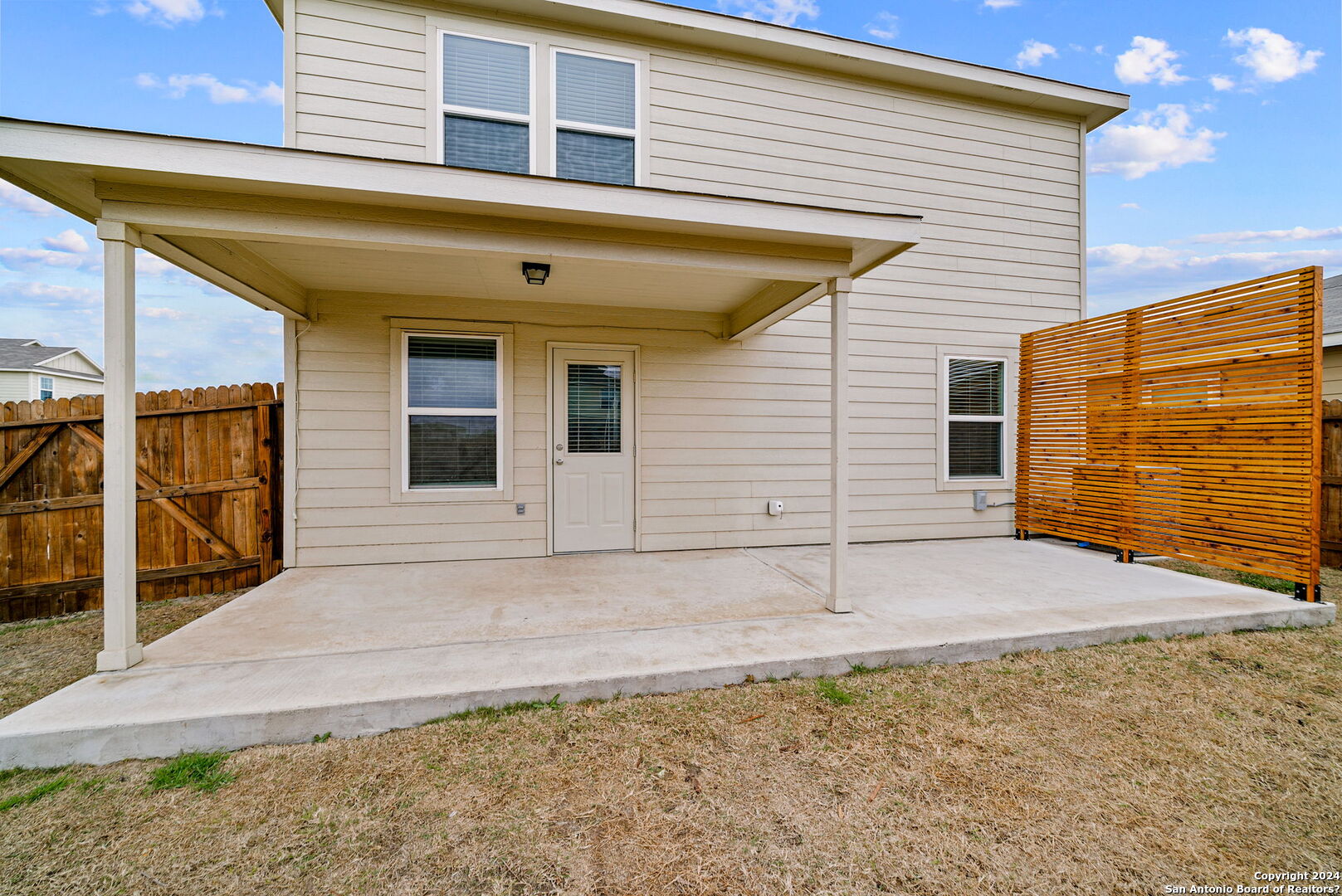main property photo 30