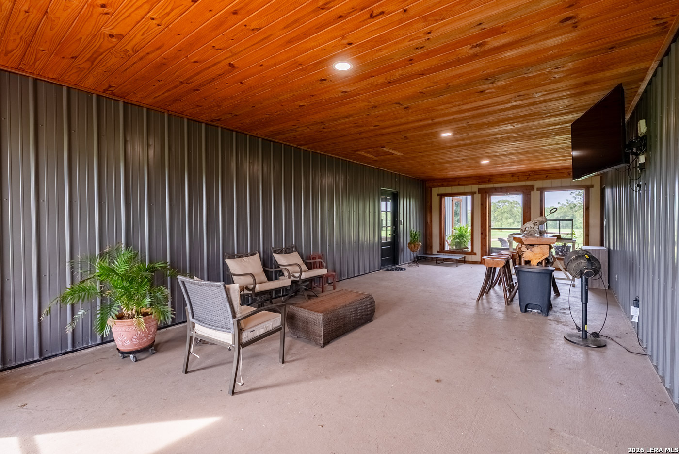 main property photo 15