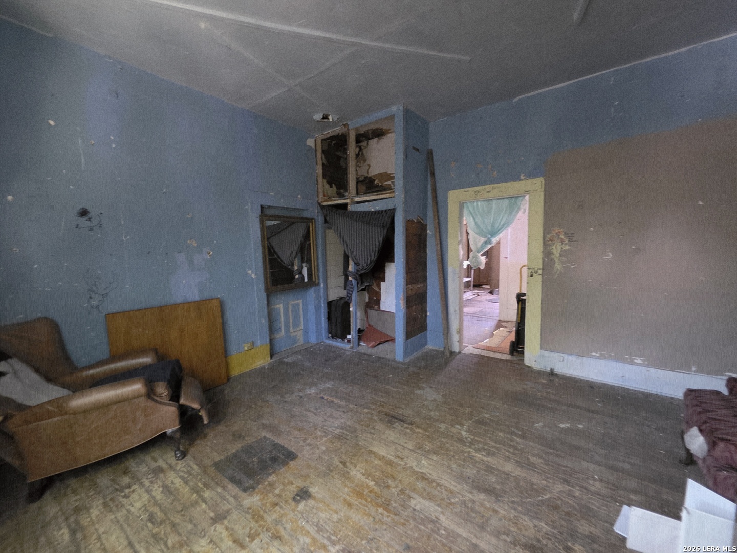 main property photo 8