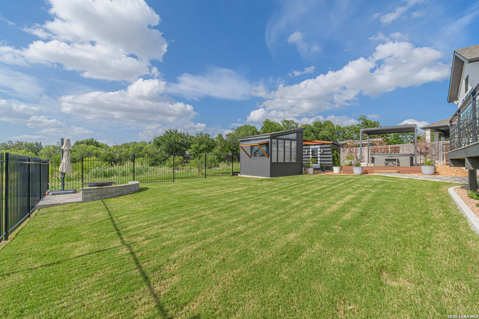 main property photo 14