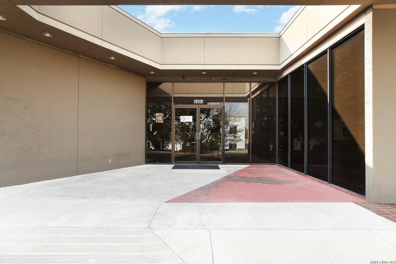 main property photo 23