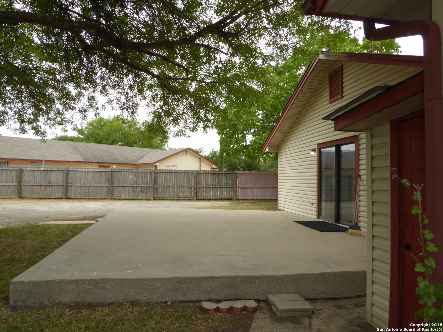main property photo 19